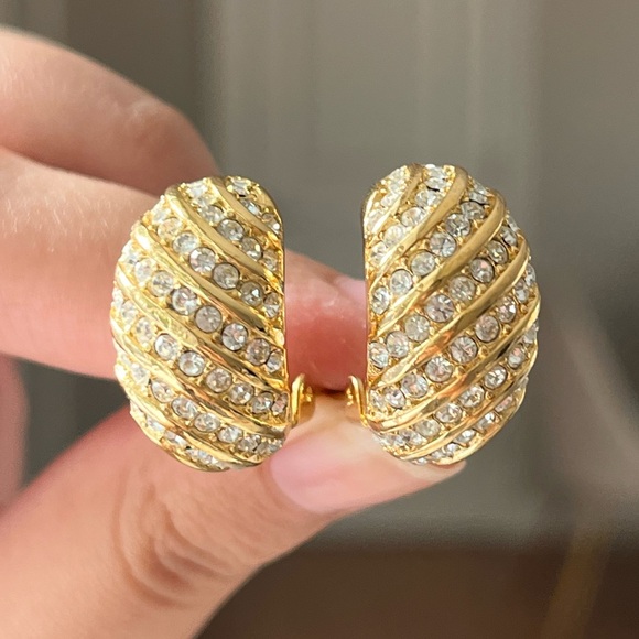 Vintage Christian Dior Swirl Stripe Ribbon Rhinestone Hoop Gold Clip-On Earrings - Picture 1 of 7